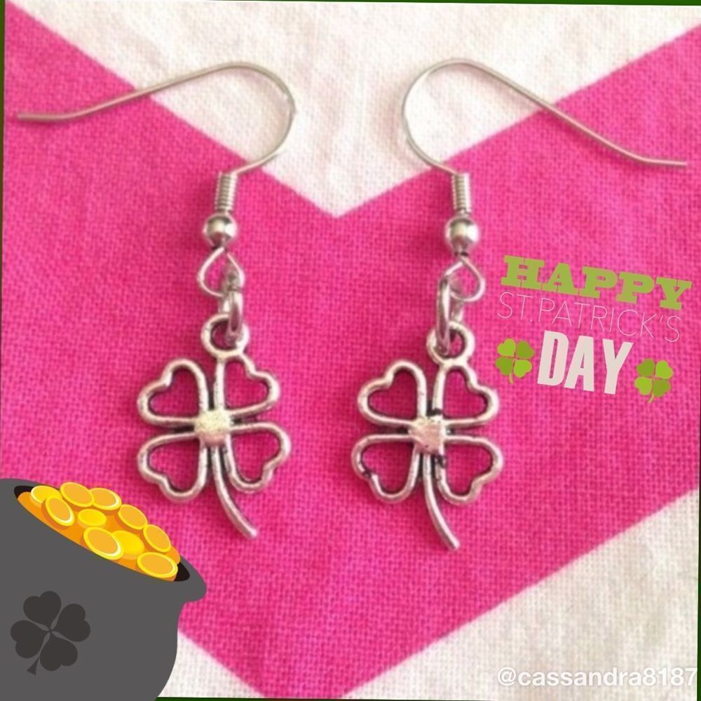 (C1) Clover Earrings